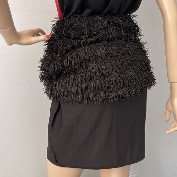 Black Fringe Skirt, EUC, Sz L, back zip, lined, stretchy, unique and super cute - Picture 9 of 12